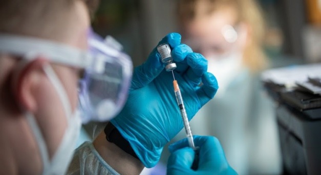 Koronavírus: fontos dolog derült ki a Pfizer vakcinájáról